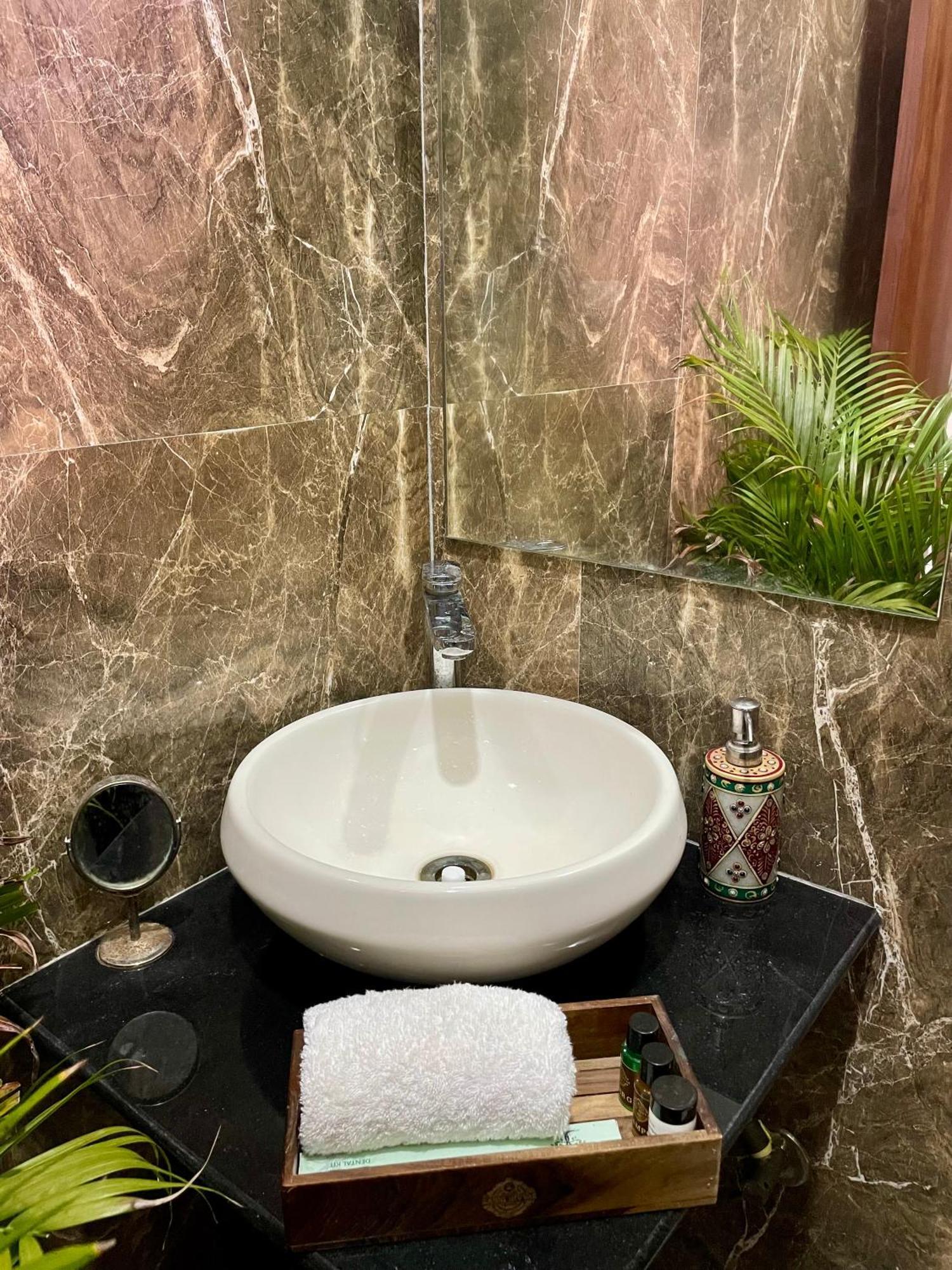 Willa Karni Nivvas - Luxury Redefined Udajpur Zewnętrze zdjęcie